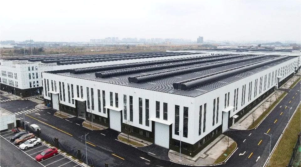 引進2條噴粉線！這個動力電池項目建設(shè)基本完成，開始小規(guī)模試產(chǎn)！