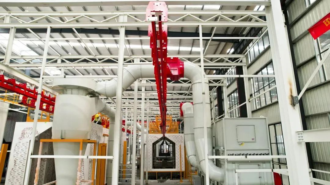 投資3000多萬(wàn)元！這家企業(yè)安裝當(dāng)?shù)厥讞l全自動(dòng)智能化噴粉線