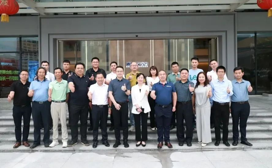 湖北的縣長(zhǎng)帶隊(duì)赴佛山，考察參觀這一粉末涂料企業(yè)！