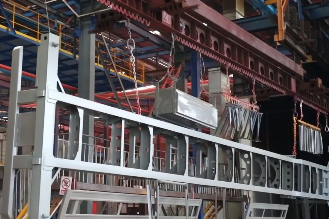 打造綠色樣本！全國最大的專用汽車生產(chǎn)基地集中“油轉(zhuǎn)粉”