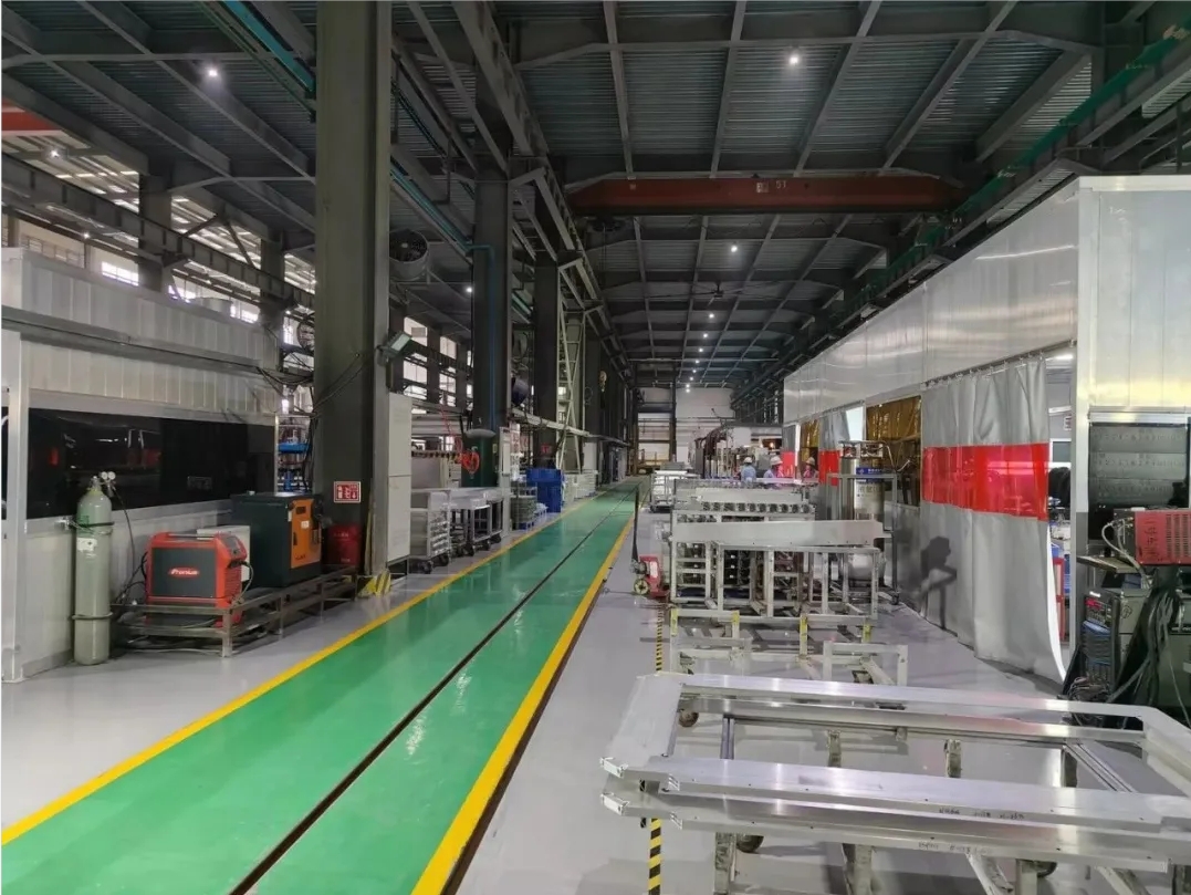 “油轉(zhuǎn)粉”后，這家企業(yè)新能源電池托盤實(shí)現(xiàn)量產(chǎn)新突破！順利承接比亞迪訂單