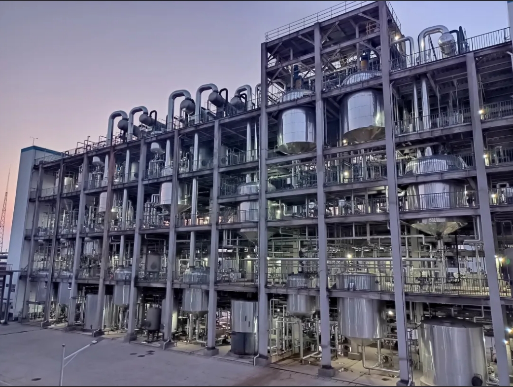 聚酯漲價、環(huán)氧樹脂或現(xiàn)拐點？低靡三年扎堆投產(chǎn)！化工龍頭企業(yè)宣布新增逾萬噸年產(chǎn)能